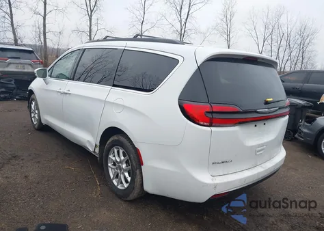 2022 Chrysler Pacifica Touring L z USA, uszkodzony, nr VIN 2C4RC1BG5NR141884